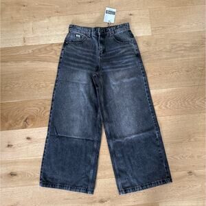 The Ragged Priest - Slim Sweeper Jeans in Black/ Gray Wash